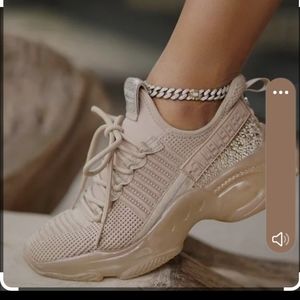 Steve Madden Maxima tennis shoe. Make me an offer